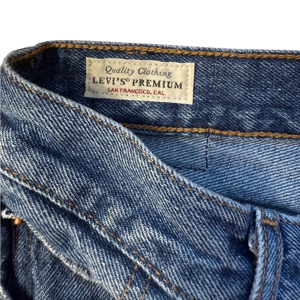 Levi's Premium Denim Wedgie Straight Size 26 Medium Wash Distressed Great Cond! - Picture 4 of 5